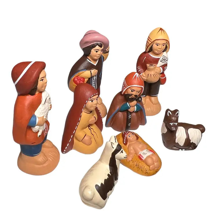 Quinua 8 Piece Ceramic Nativity Set