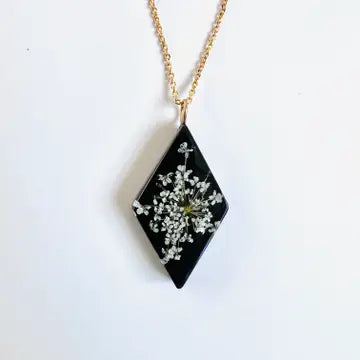 Queen Anne Rhombus Pendant Necklace